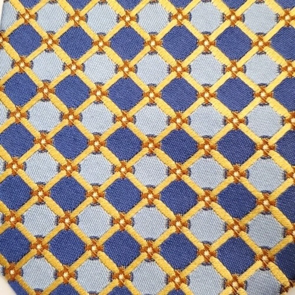 NWT FORSYTH  SILK TIE BLUE GEOMETRIC 3.5